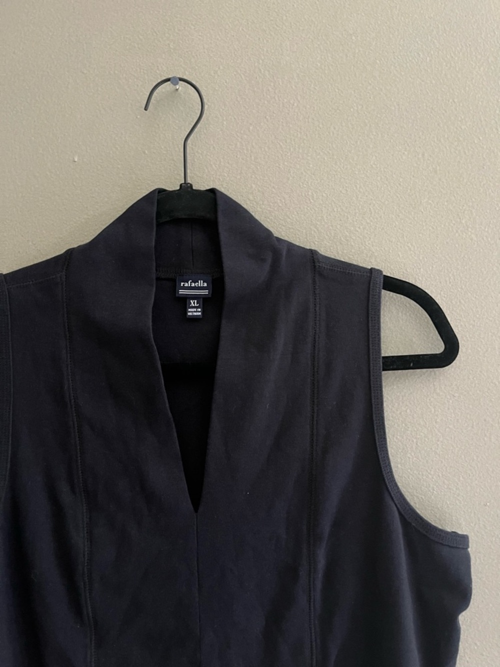 Rafaella Black Sleeveless V-Neck Tank Top 100% Cotton Classic Minimalist XL - Picture 2 of 5